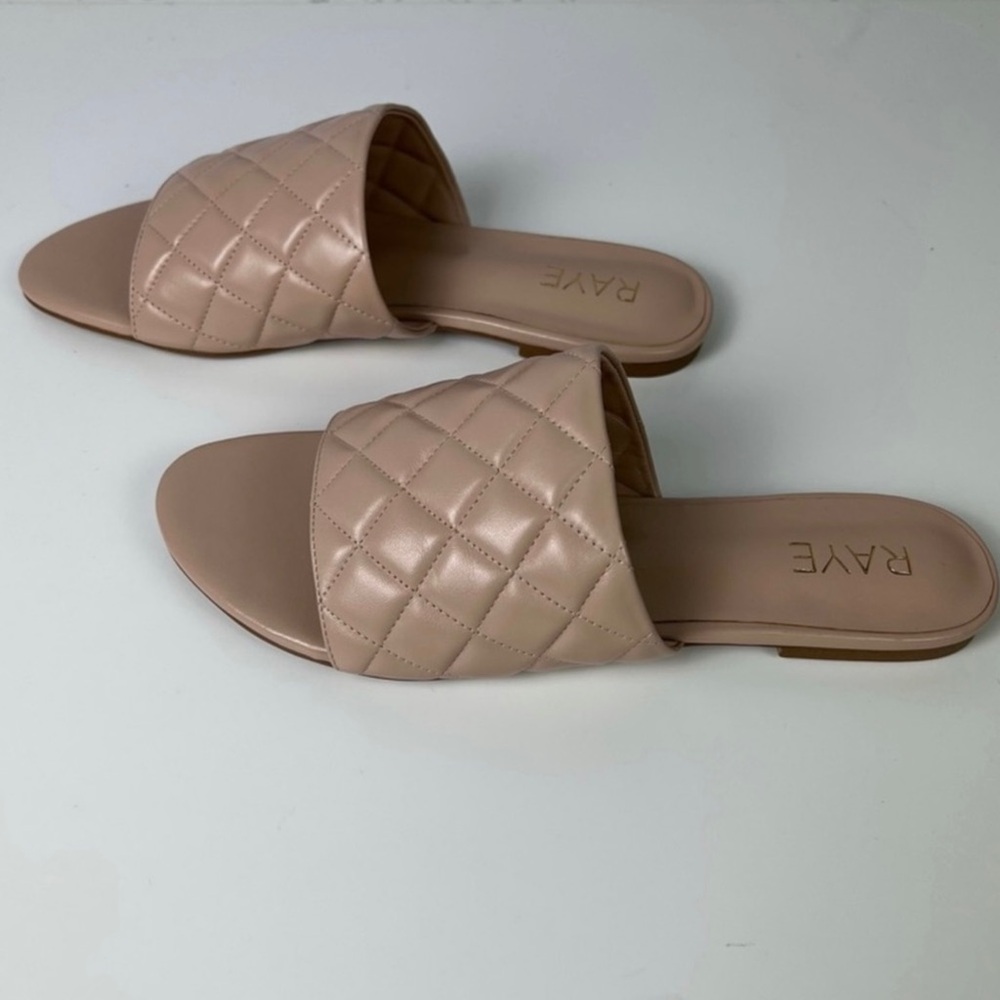 NEW RAYE REVOLVE BEIGE QUILTED SLIP-ON SANDALS - Picture 6 of 12